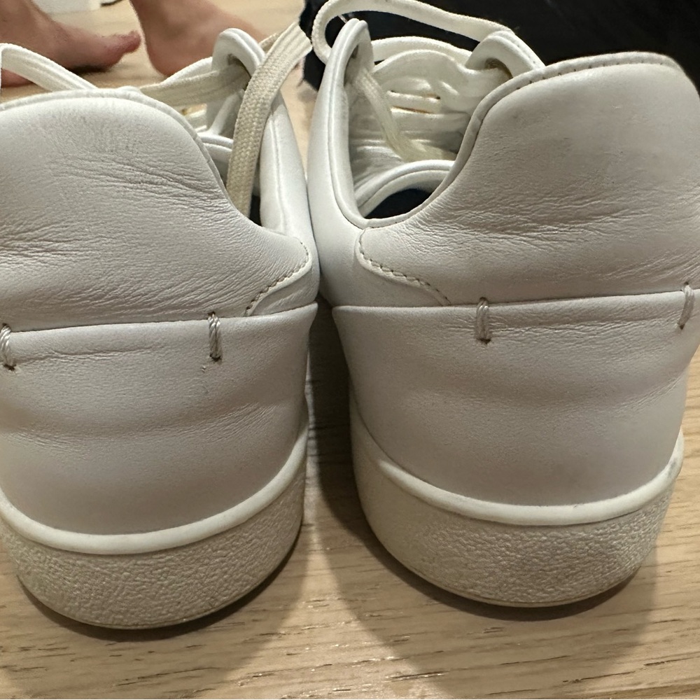 Louis Vuitton sneakers size 37.5 - Picture 5 of 9